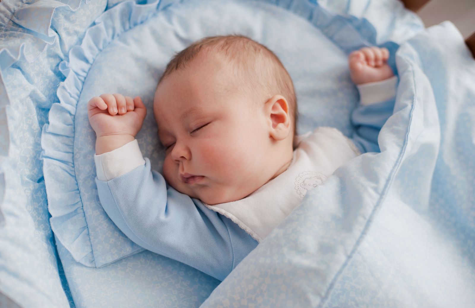 Lettino per neonato: come sceglierlo