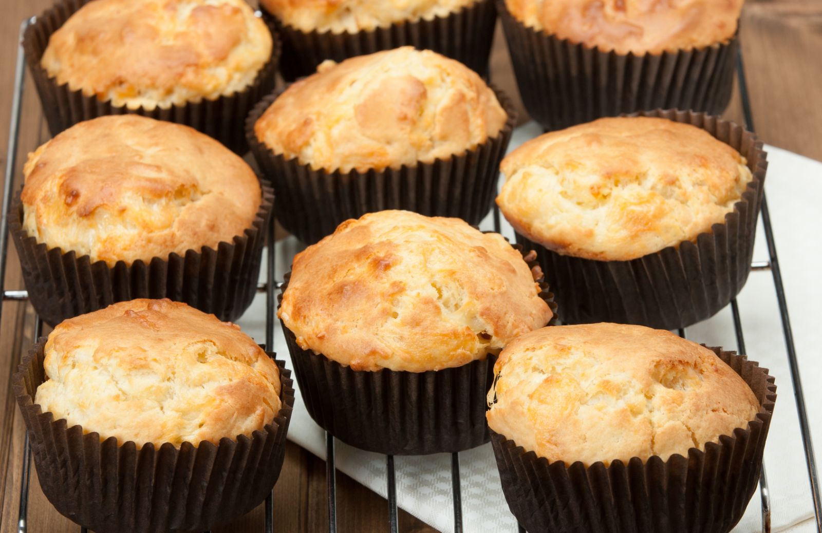 Come preparare i muffin di patate e formaggio per i bambini