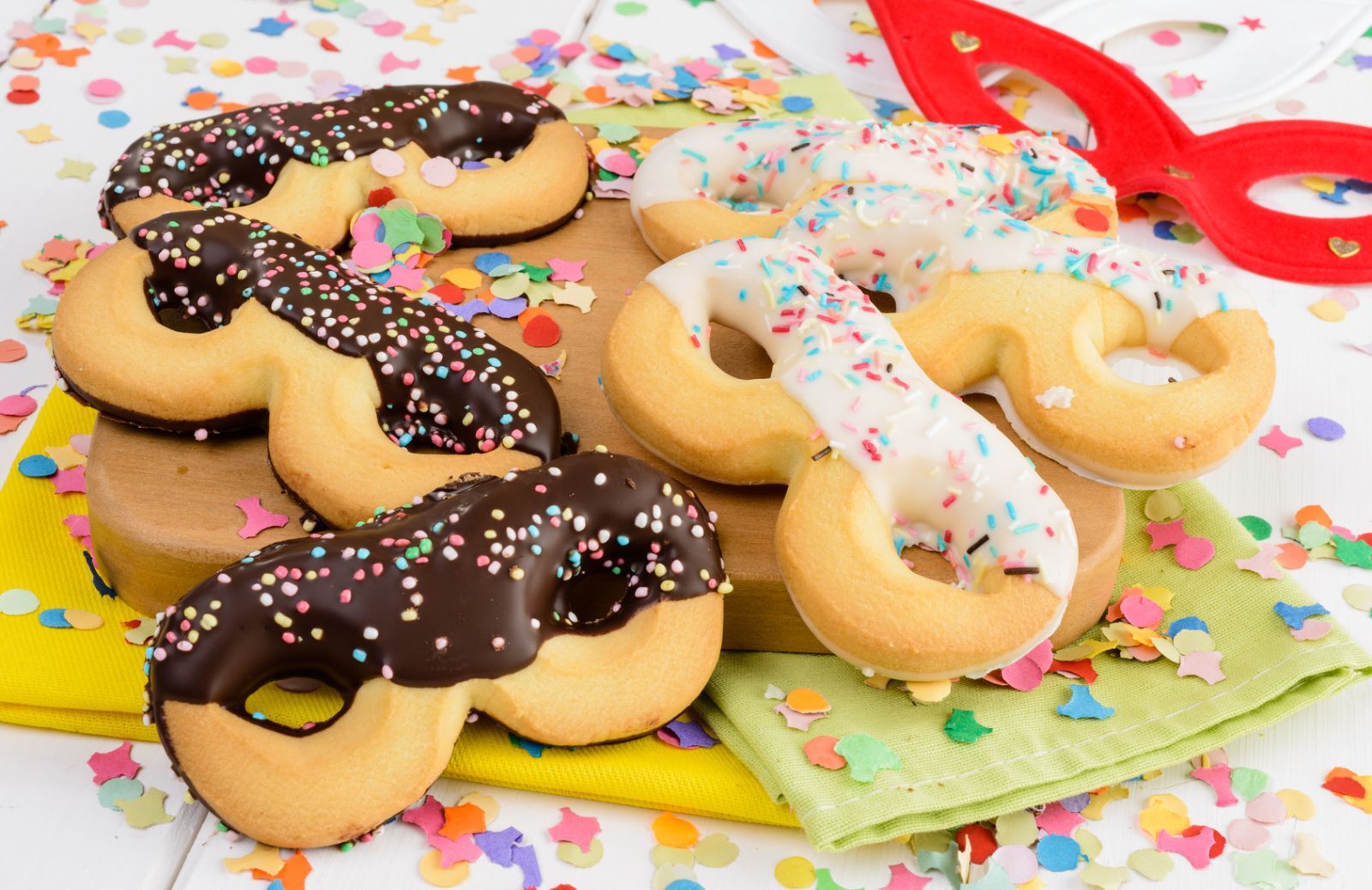 Come preparare le mascherine di pasta frolla per i bambini