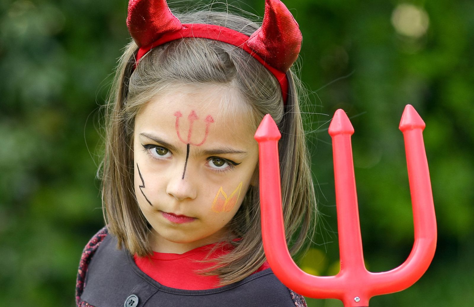 Halloween con i bambini: il trucco da diavoletto