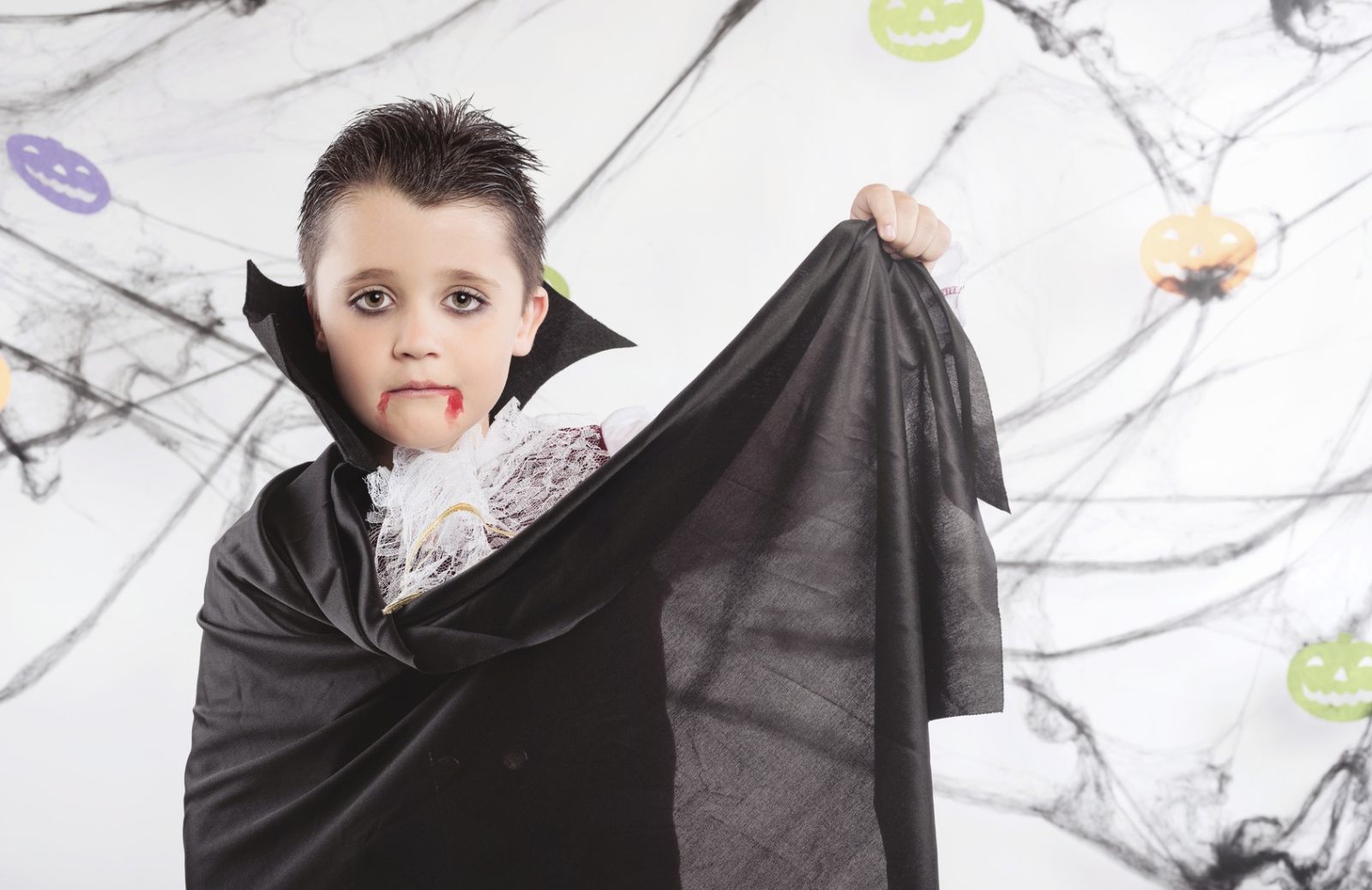 Halloween con i bambini: il trucco da vampiro