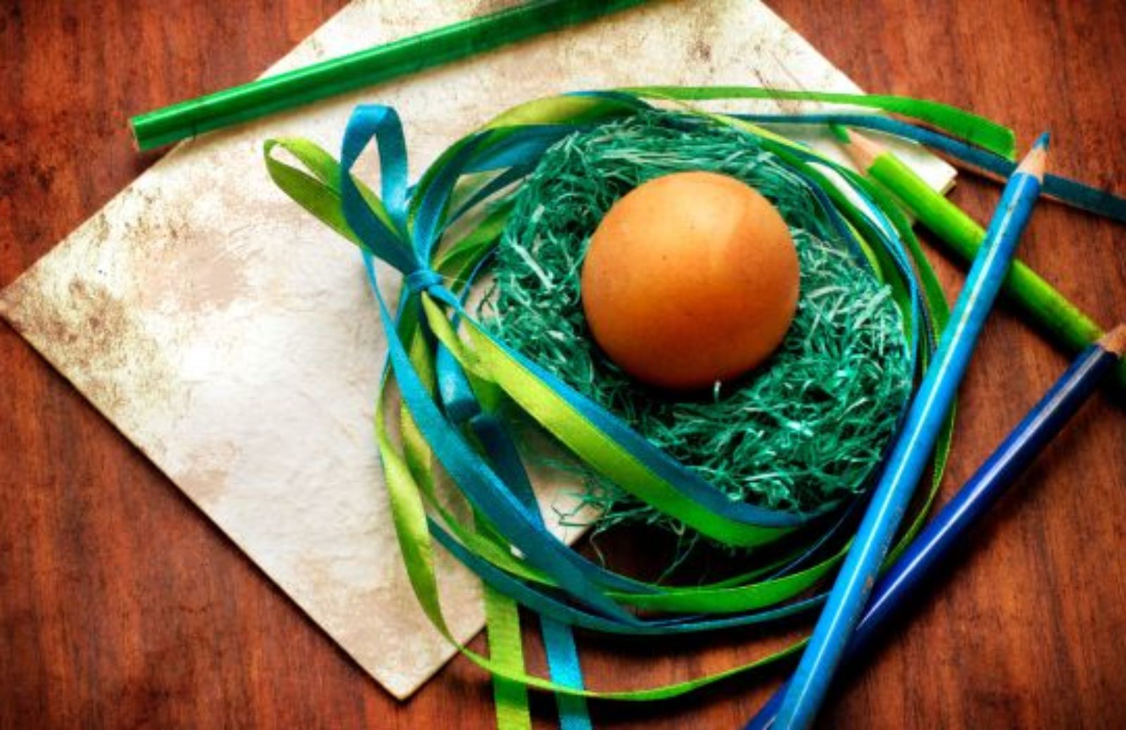 Come fare i biglietti di Pasqua con i bambini