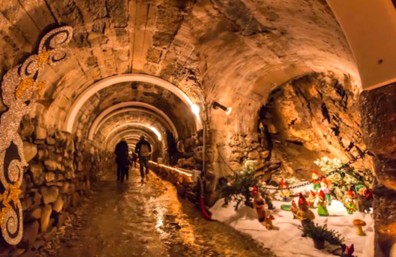 Come trovare la grotta di Babbo Natale in Italia