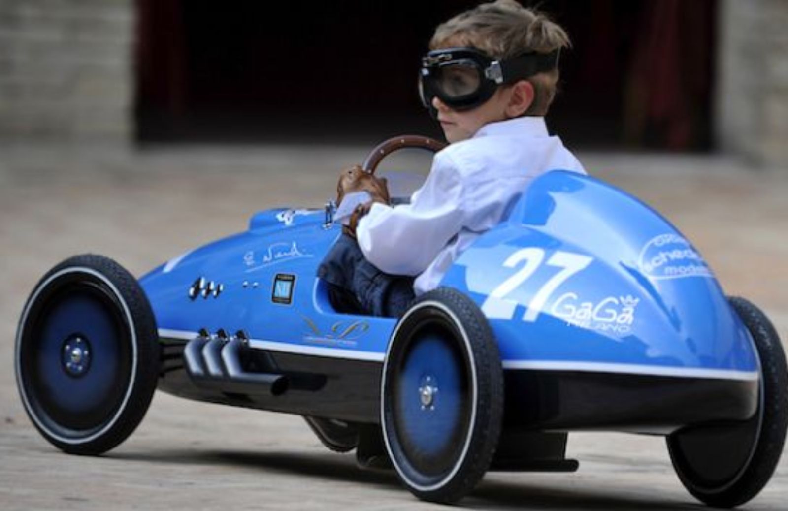 La terza edizione del Gran Premio auto a pedali per bambini