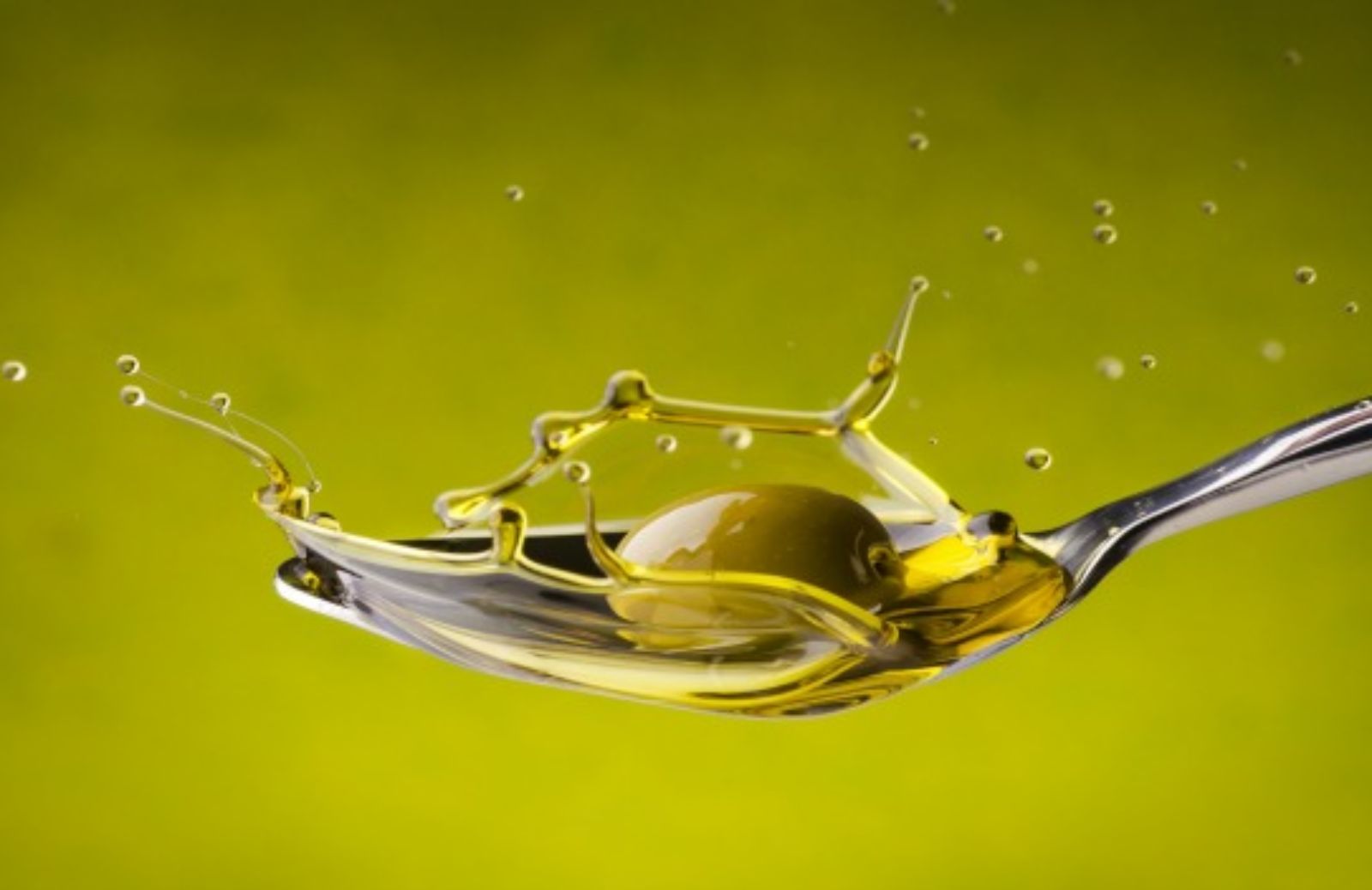 Olio d'oliva: l'oro verde del Mediterraneo