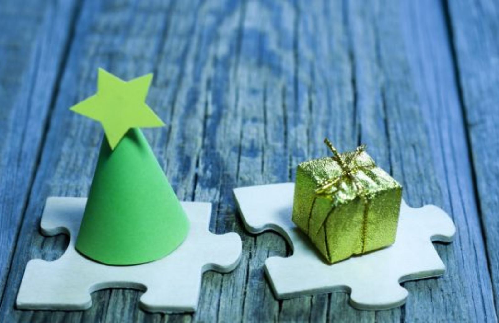 Regali di Natale fai da te: la collana di puzzle