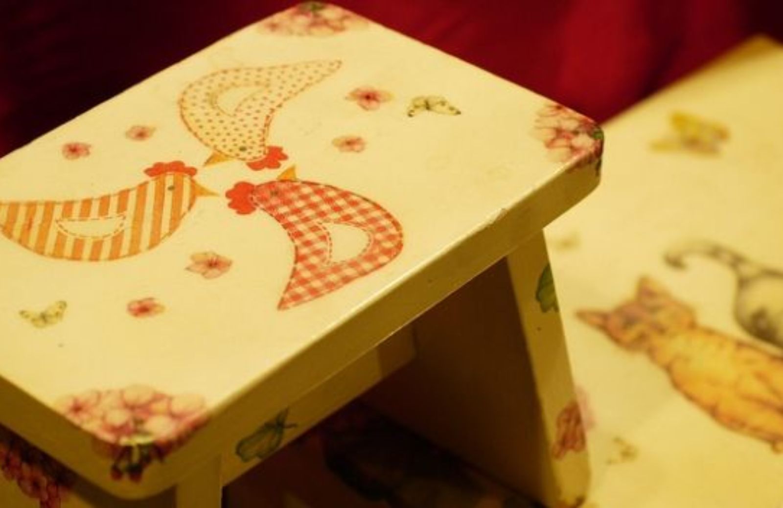 Decoupage su legno: fra tradizione e arte decorativa