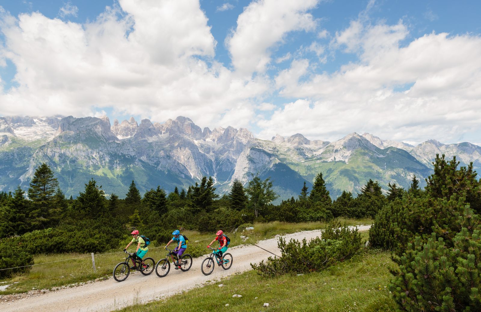 Vacanze in bicicletta sulle Dolomiti: alla scoperta della Paganella