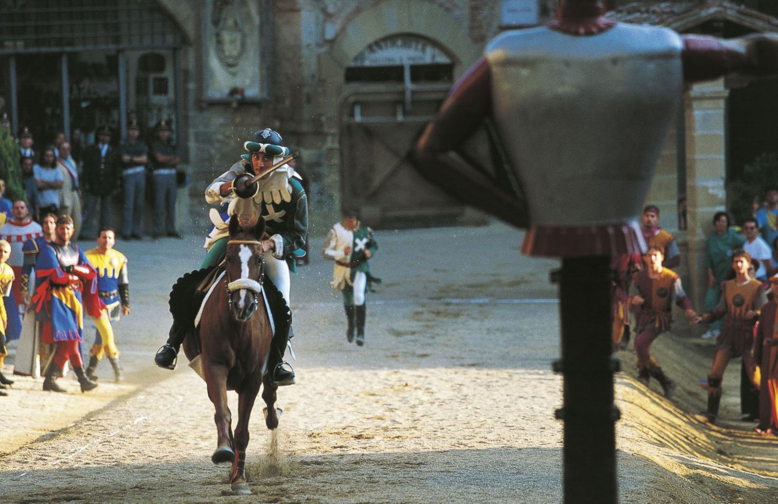 Colori ed emozioni alla Giostra del Saracino di Arezzo