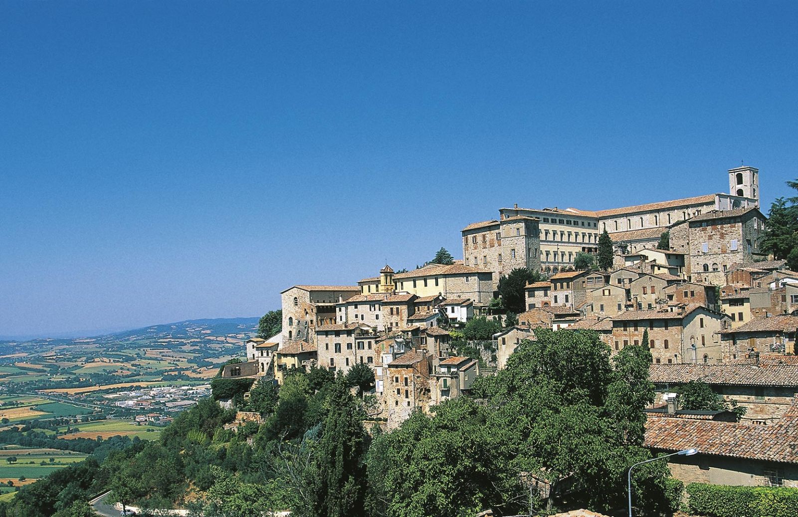 Festa della Mamma: viaggio-regalo a Todi