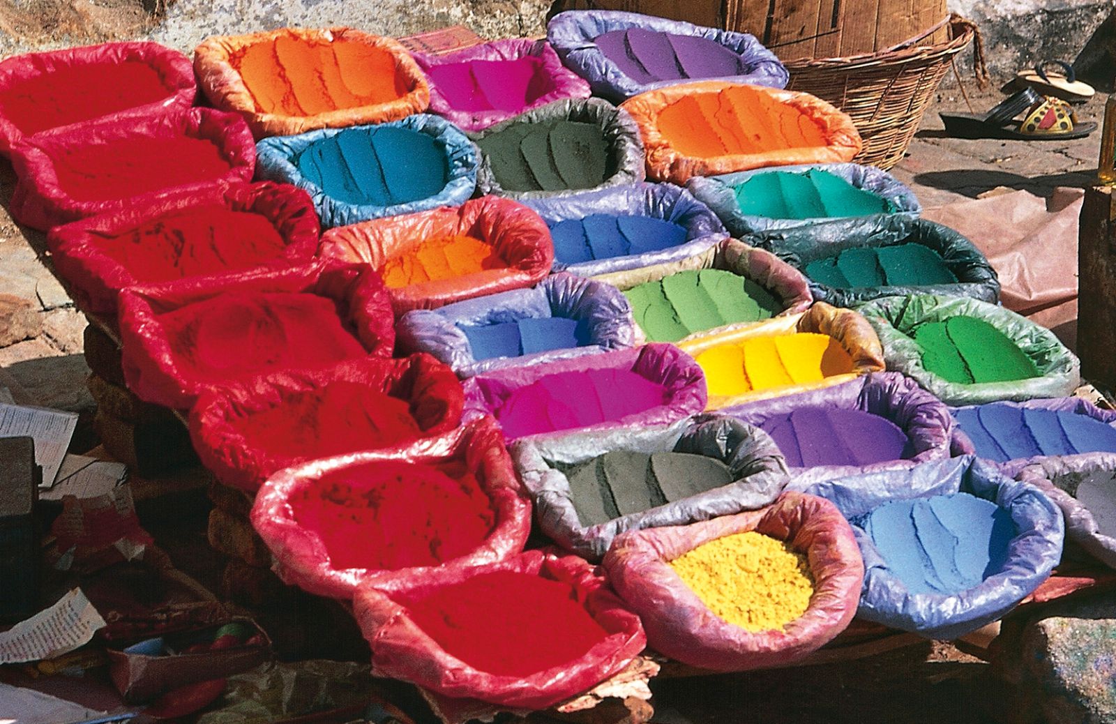 In India inizia l’Holi, il festival più colorato del mondo