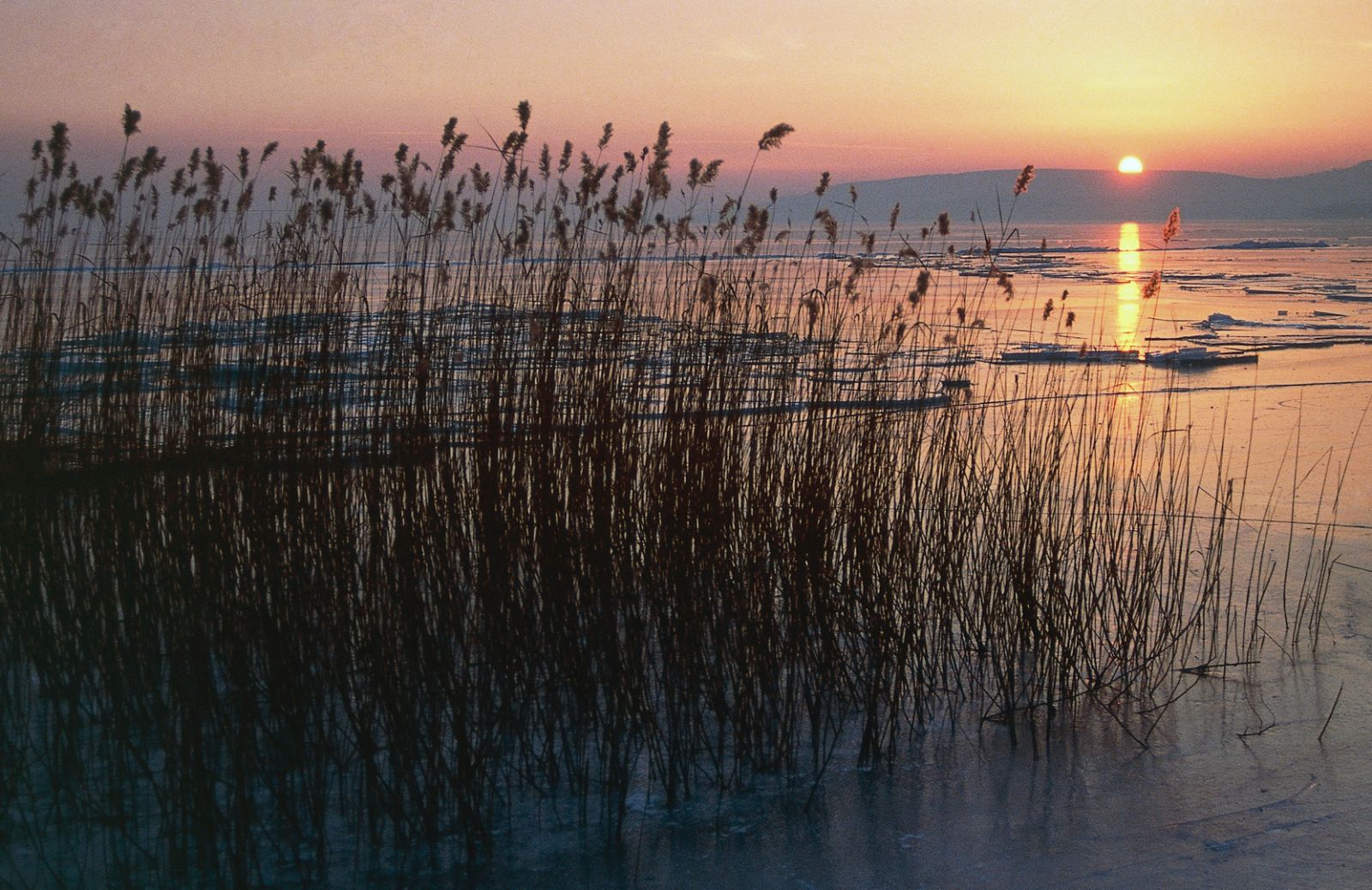 Le strade europee in riva ai laghi