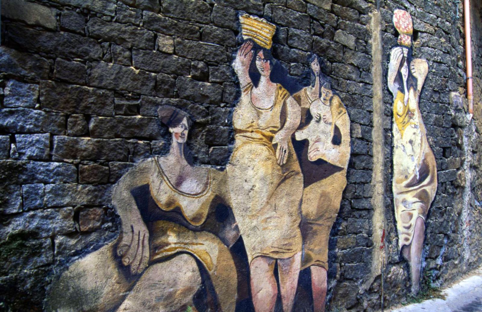 Orgosolo, un borgo pieno di murales nella Barbagia