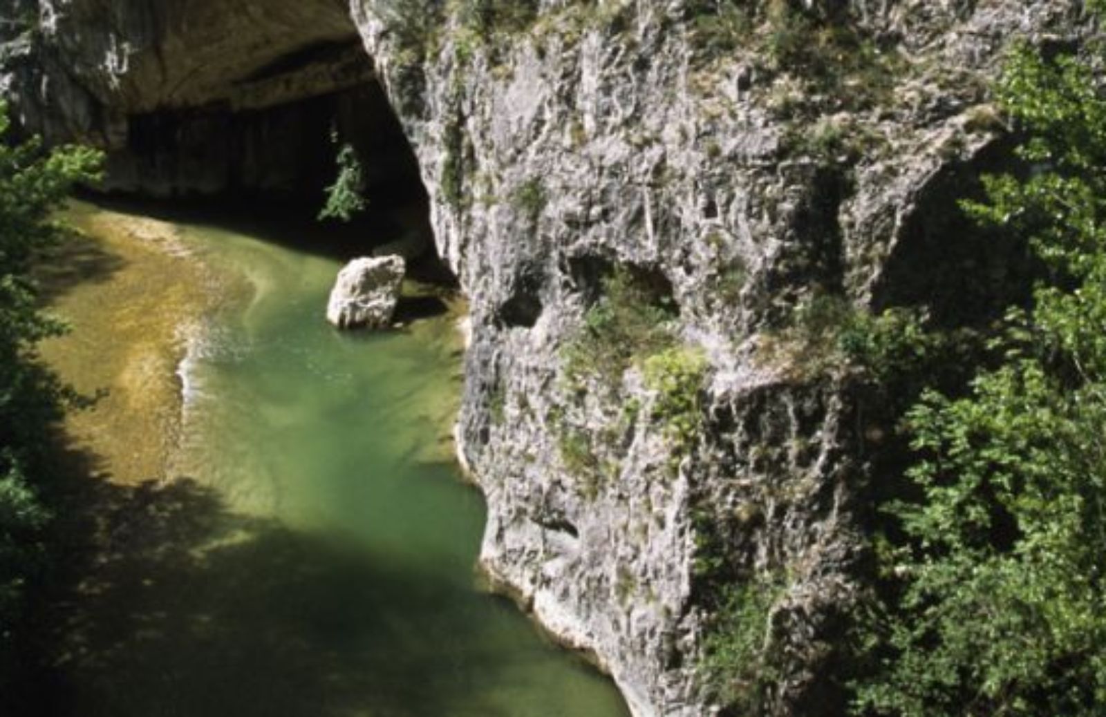 Gole, grotte e antiche fortezze