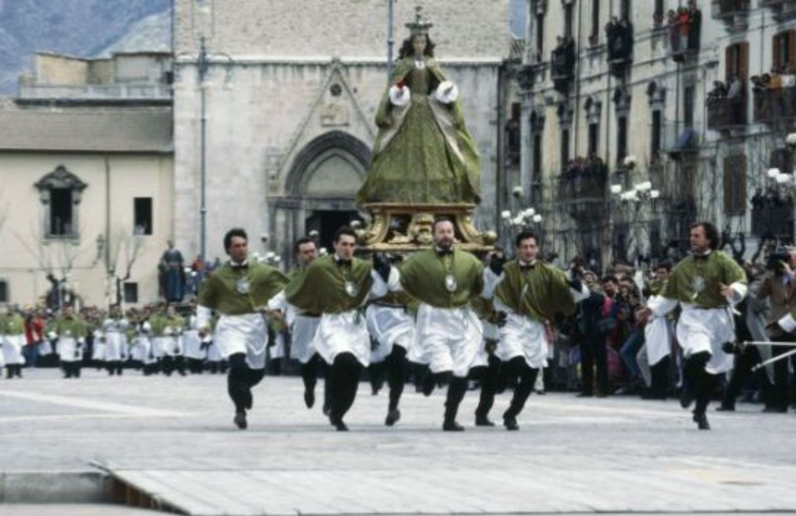 La straordinaria corsa della Madonna