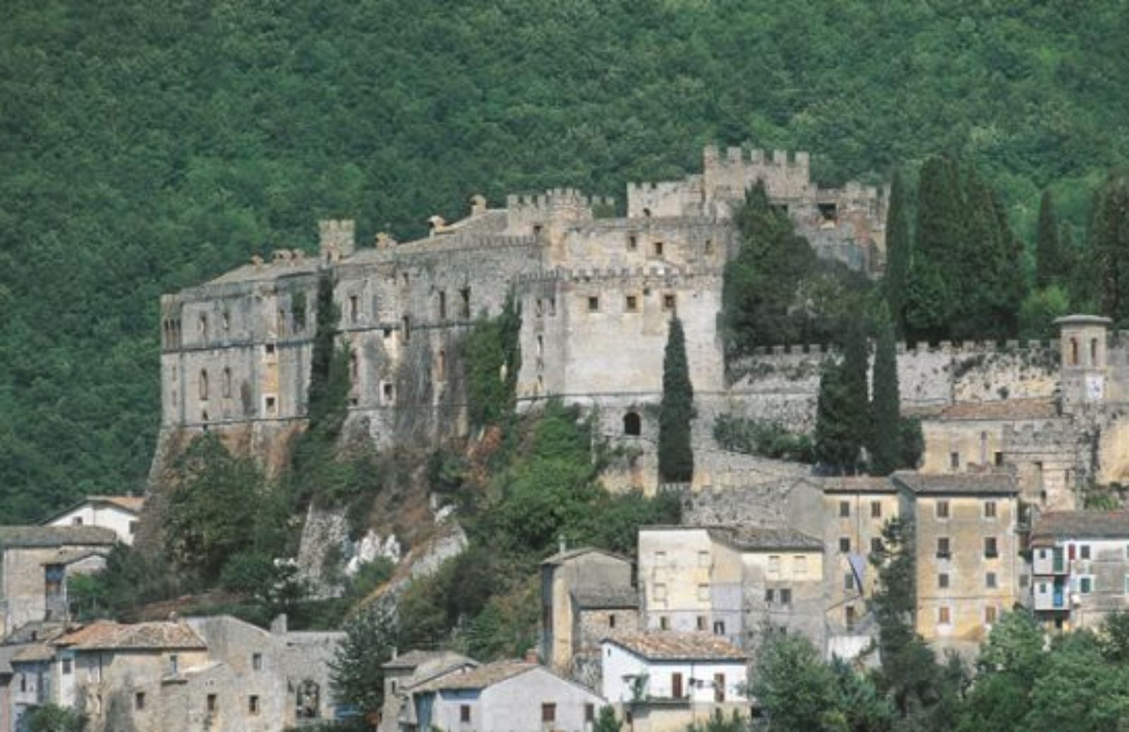 Un maniero a forma di aquila