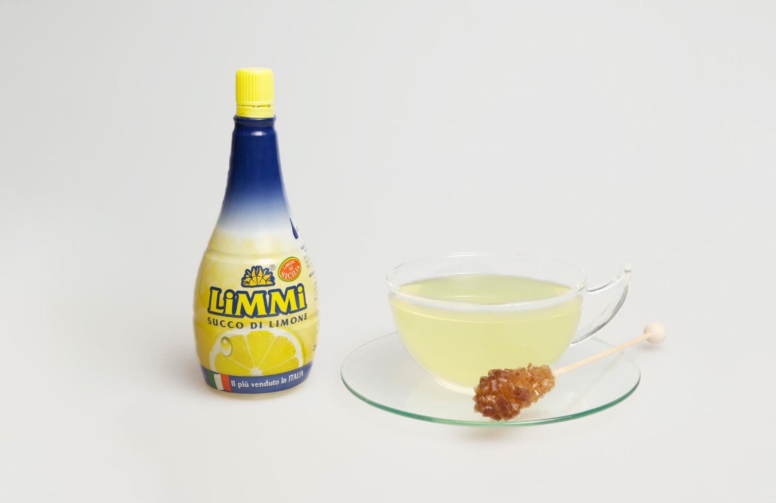 Acque vitaminiche - La ricetta: acqua, miele e limone