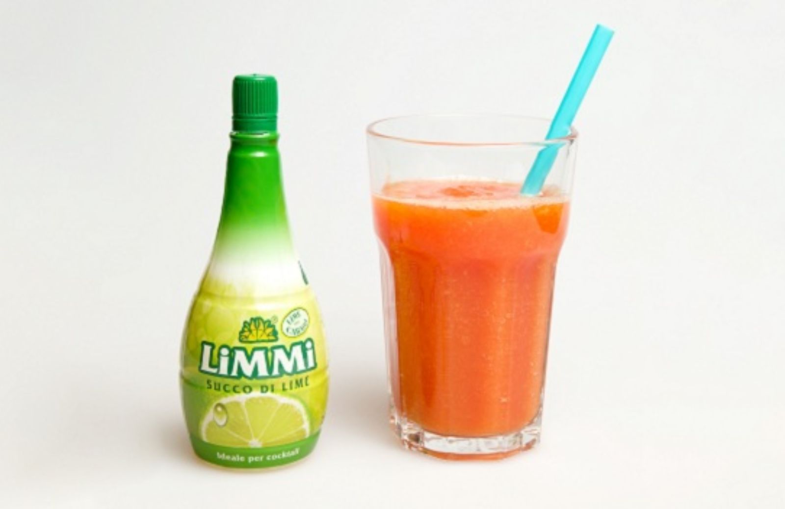 Bevande con il succo di limone: smoothie papaya e lime