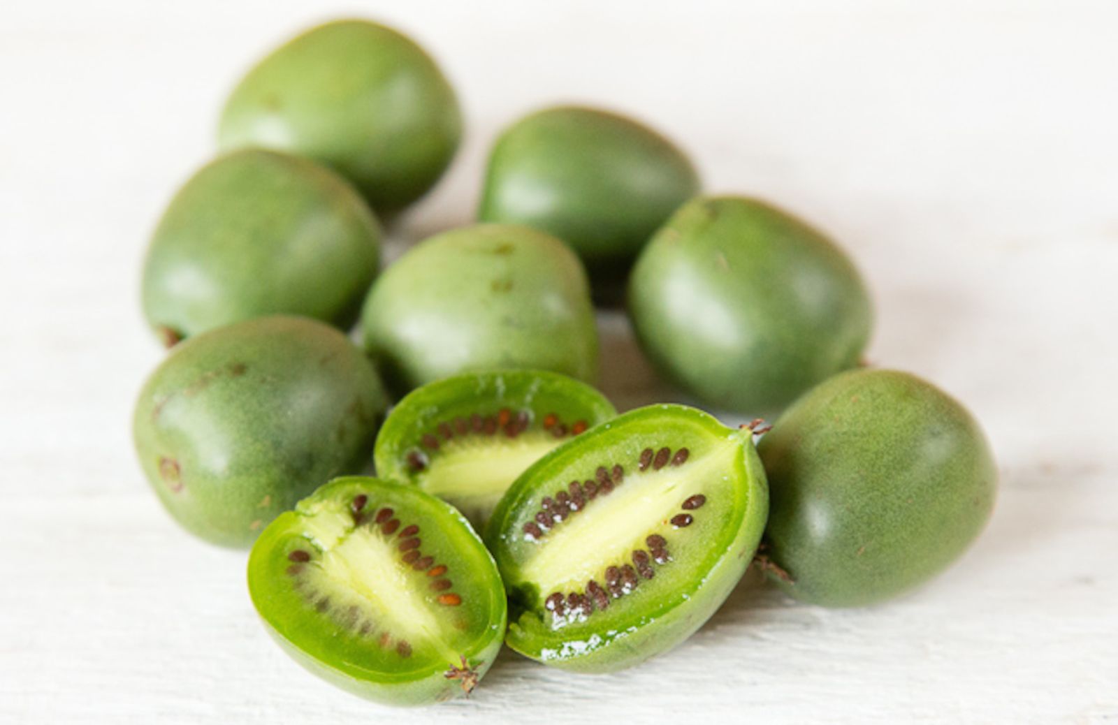 Il nuovo superfood? Nergi, un baby kiwi ricco di nutrienti!