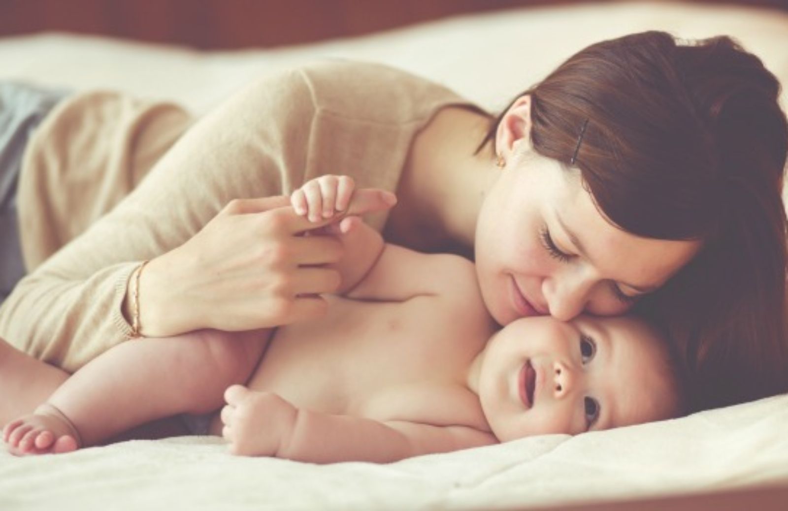 L’omeopatia per un’estate all’insegna del benessere di mamma e bambino