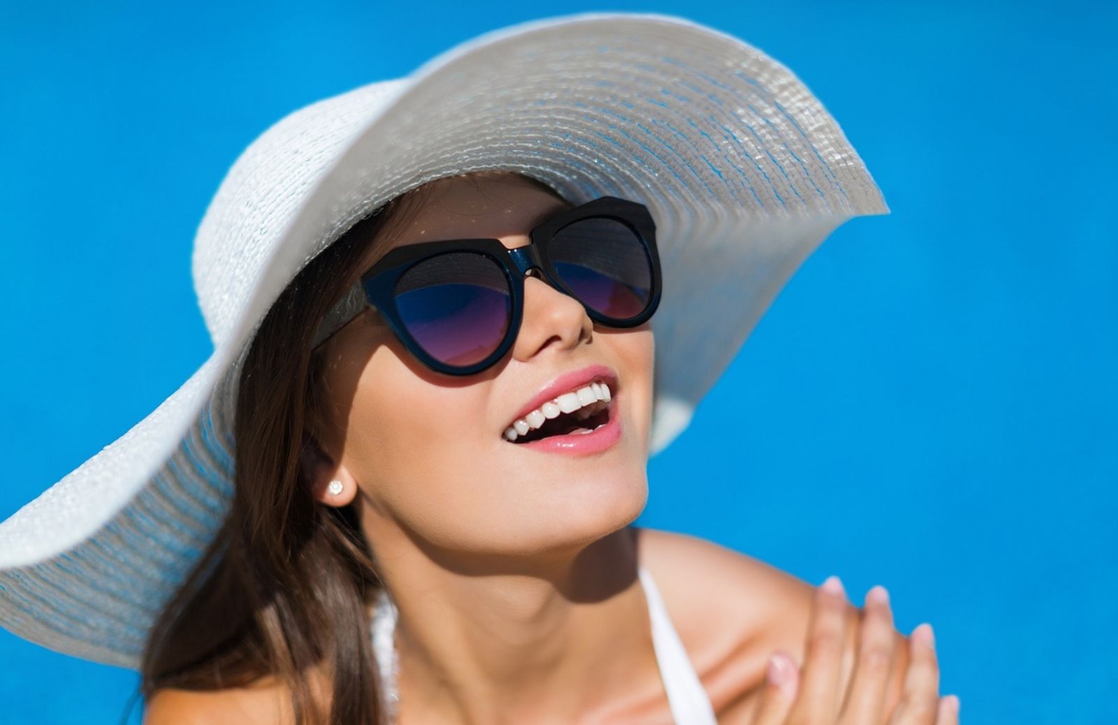 Come proteggere la salute degli occhi in estate: i consigli dell'esperto