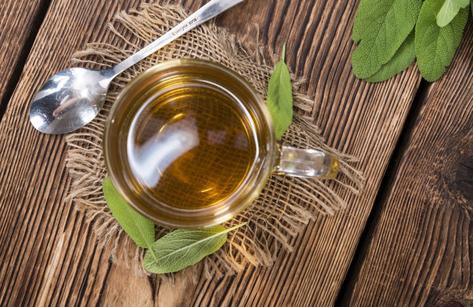 Come proteggere la salute delle ossa con il tè