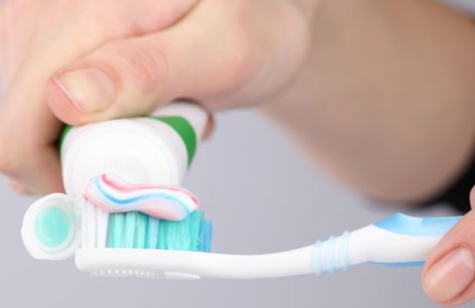 Come lavarsi i denti in maniera corretta