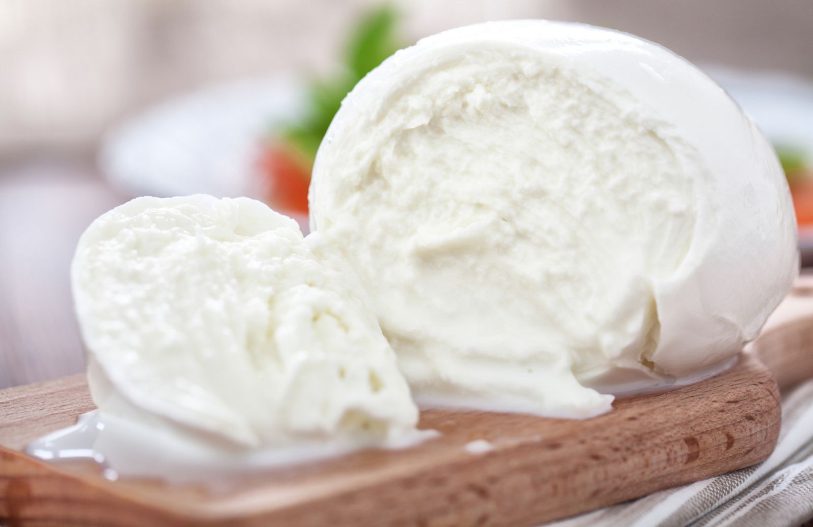 La mozzarella di bufala fa bene alla salute: ecco perché