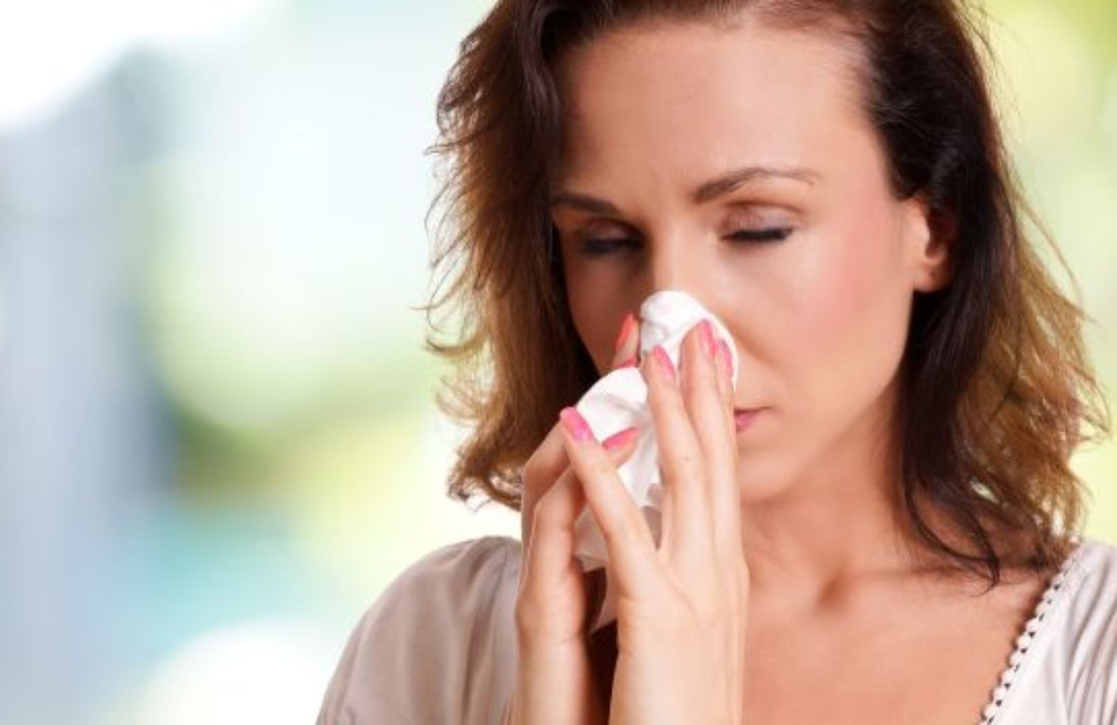 Raffreddori e congestioni: cosa fare quando il setto nasale è deviato