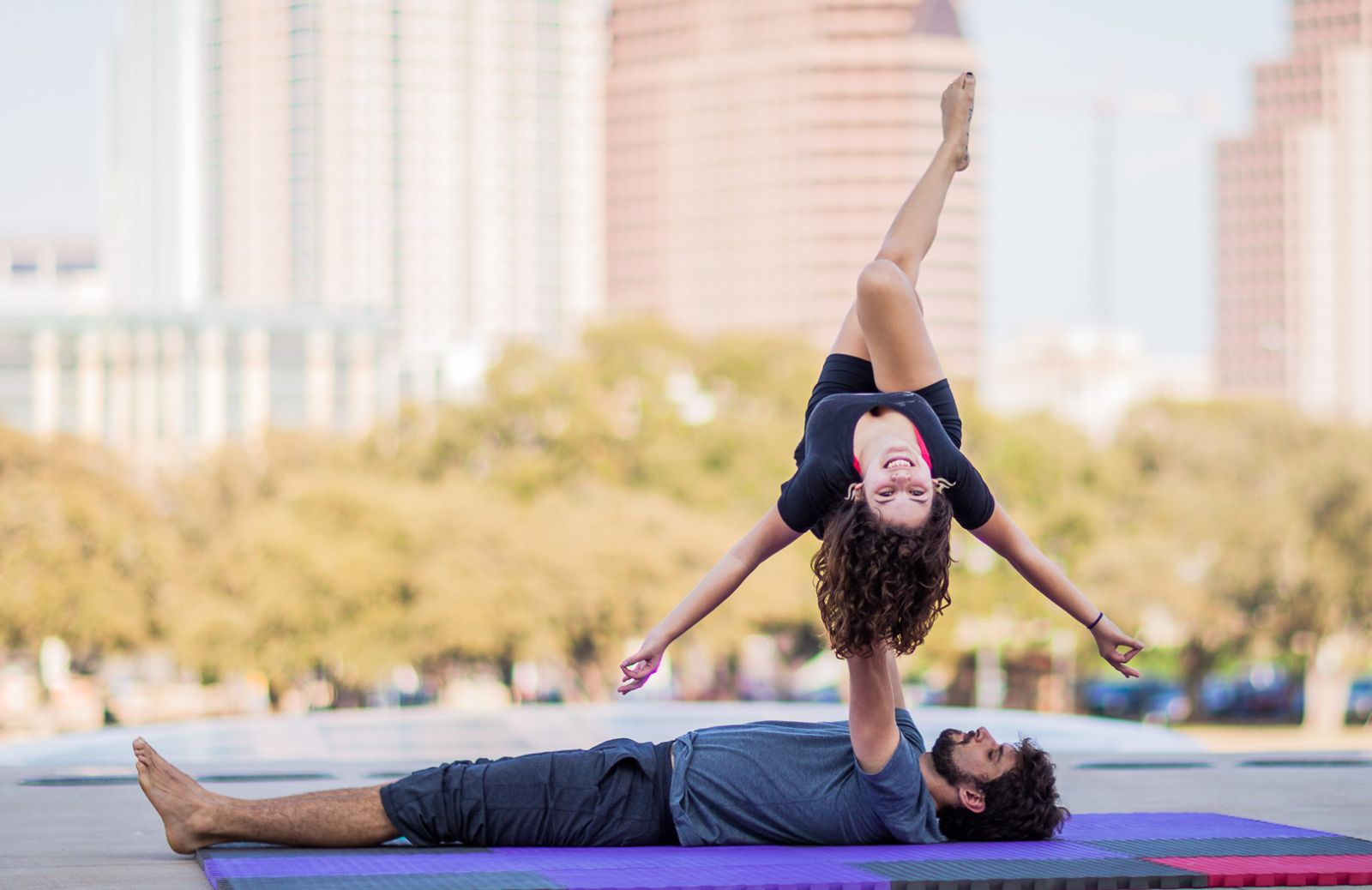 Acroyoga: lo yoga a due “in volo”