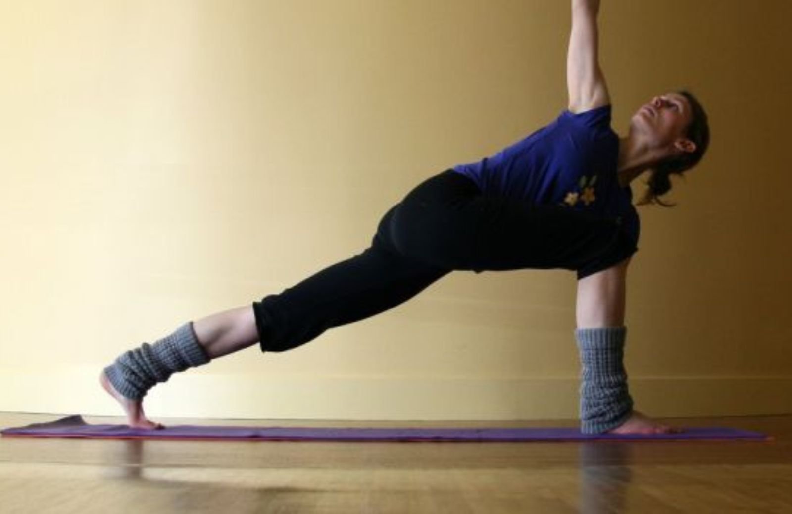 Come imparare a fare yoga. Asana in piedi: Parivrtta Trikonasana