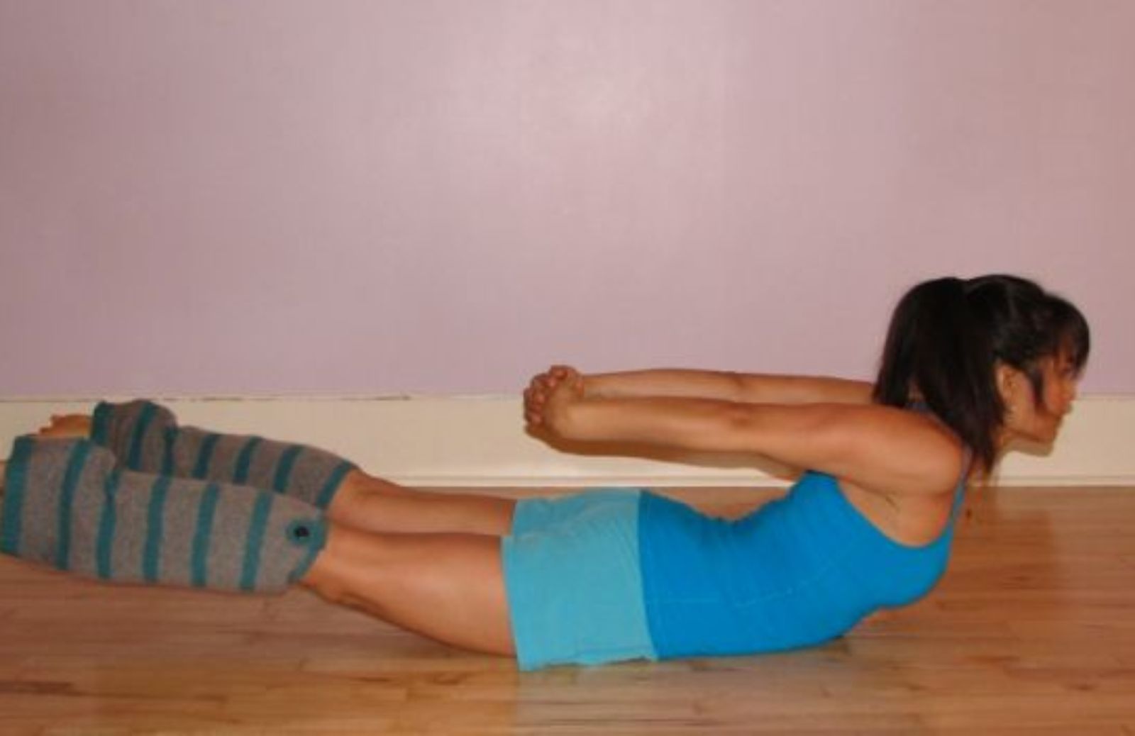 Come imparare a fare yoga. Asana in posizione prona: la locusta