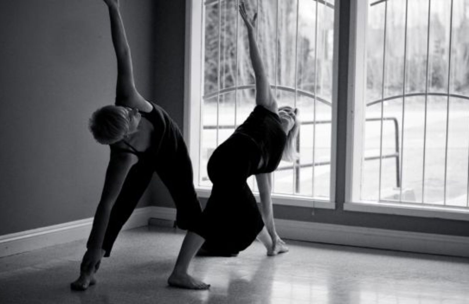 Come imparare a fare yoga. Posizioni in piedi: Utthita Trikonasana.