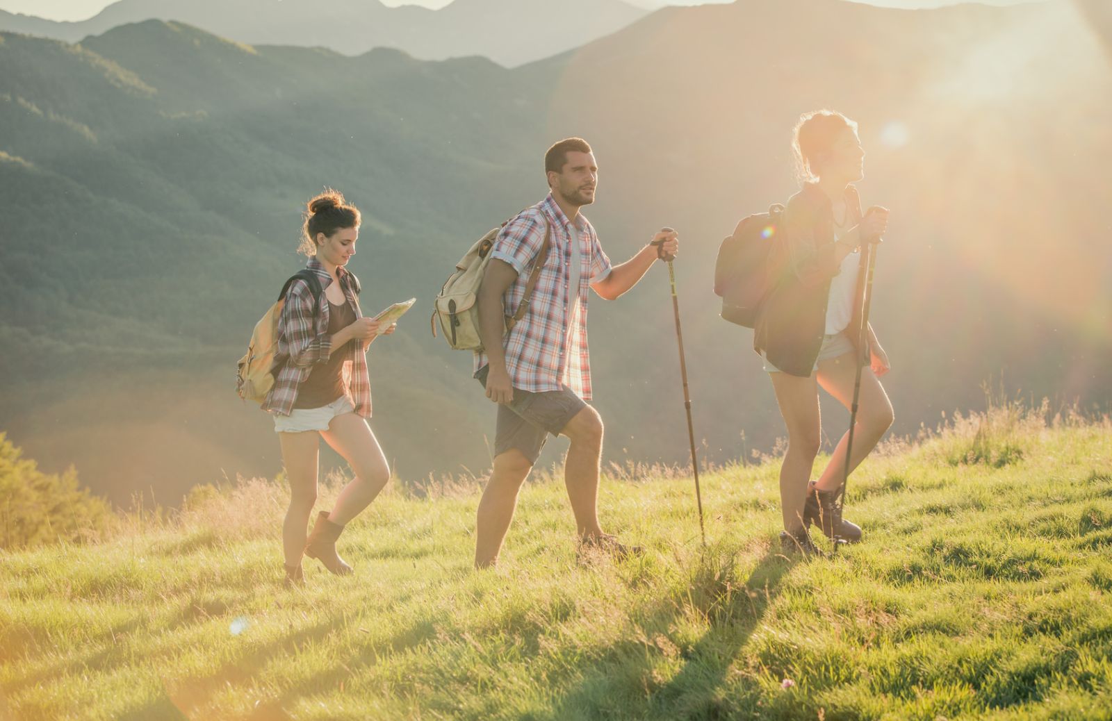 Sport in estate: quello che serve per fare trekking in montagna
