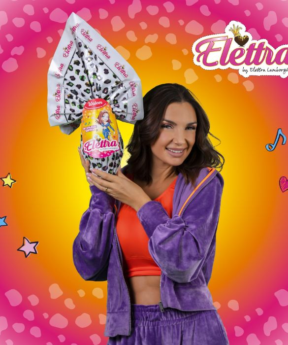 <p>Elettra Lamborghini fa il bis di Pasqua, lanciando il suo secondo uovo prodotto da Walcor. Sull'incarto maculato su sfondo bianco c'è anche una versione cartone animato della cantante. Le uova di cioccolato sono disponibili in diversi formati: 45g, 150g, 280g e 320g con un morbidissimo peluche esterno.</p>