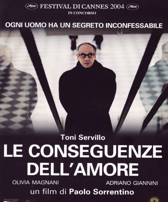 <p>Nella prima pellicola diretta, Paolo Sorrentino ha avviato la proficua collaborazione con l’attore feticcio <strong>Toni Servillo</strong>. Il cui secondo capitolo di questa partnership è <em>Le conseguenze dell'amore</em>, che ottiene un grande successo di critica,<strong> vincendo cinque David di Donatello e tre Nastri d’argento</strong>. Protagonista un uomo con un segreto inconfessabile, Titta Di Girolamo, che da otto anni vive in una camera d’albergo di un’anonima cittadina del Canton Ticino.</p>
