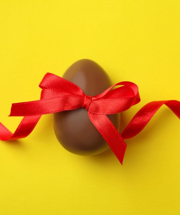 <p>Anche quest’anno la festività diventa occasione per fare beneficenza. Guida alle uova solidali della Pasqua 2023, da acquistare (e magari regalare) per sostenere ottime cause.</p>
