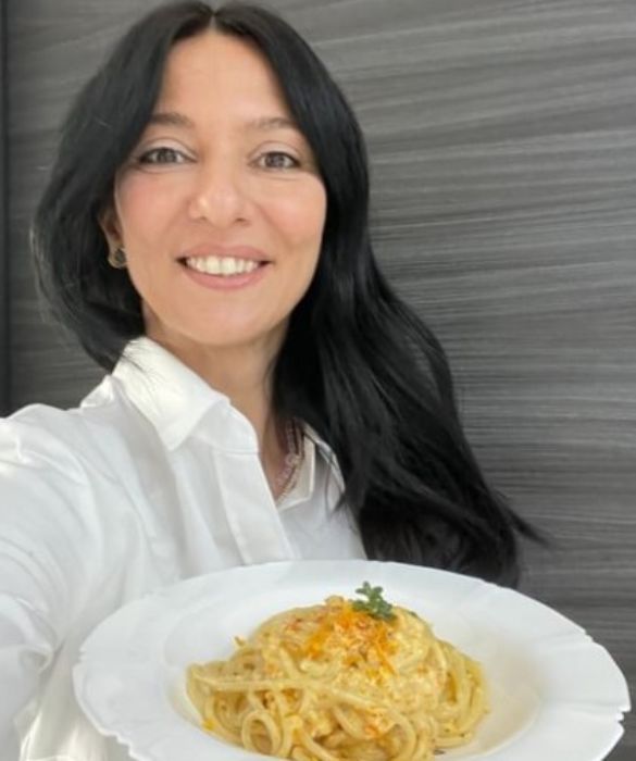 <p>Col suo omonimo blog, Misya è stata tra le pioniere del food blogging nel nostro Paese. Vero nome Flavia Imperatore, è una napoletana amante del buon cibo che si è avvicinata al mondo della cucina dopo aver preparato con le sue mani una pizza, anziché ordinarla da asporto. Ha 364 mila follower su Instagram.</p>
