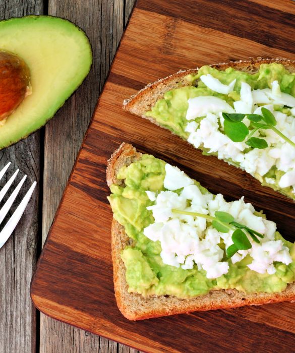 <p>L’<strong>avocado toast </strong>sembra fatto apposta per Instagram, e ormai non c’è buffet in cui non compaia il <a href=