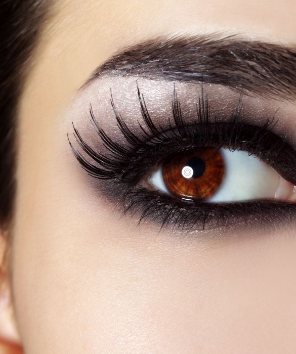 <p>Il trucco smokey eyes è perfetto per ogni occasione: allunga l'occhio e rende lo sguardo magnetico</p>
