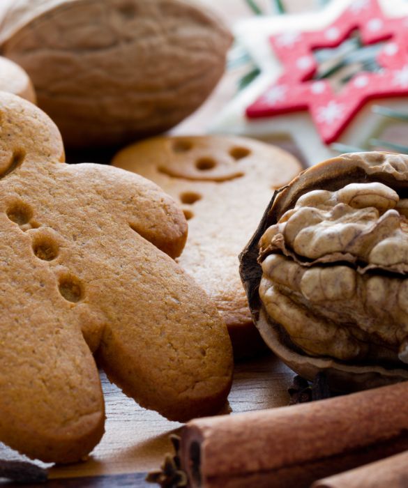Gli omini di pan di zenzeo, o Gingerman bread, sono dei biscotti tipici della tradizione natalizia americana, caratteristici per la loro forma singolare. Vengono utilizzati sia per la decorazione dell'albero di Natale, sia come ragali. Sono molto profumati perchè contengono un mix di spezie tra cui lo zenzero e la cannella. Vengono tradizionalmente decorati con glassa di zucchero colorata.