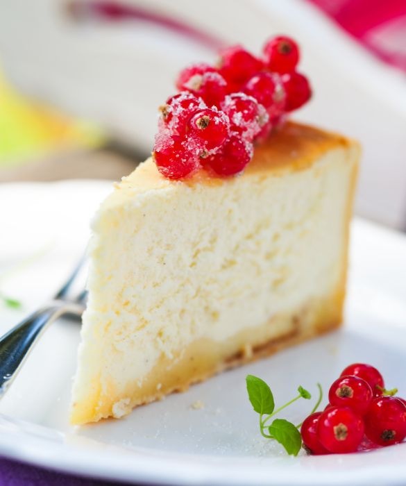 Il sapore del ribes in una cheesecake che unisce colore e gusto in un mix perfetto