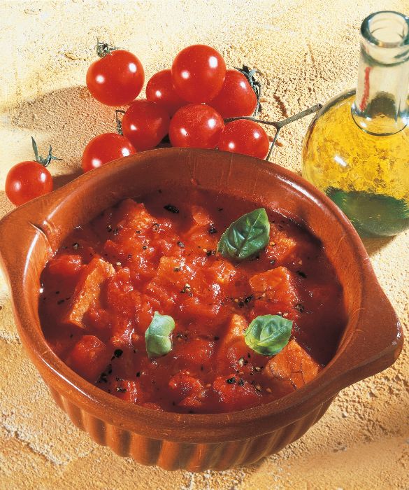 La pappa al pomodoro, una variante famosa e delicata di questo ortaggio