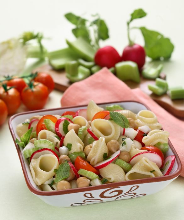 Insalata di pasta con ceci e finocchi alla menta