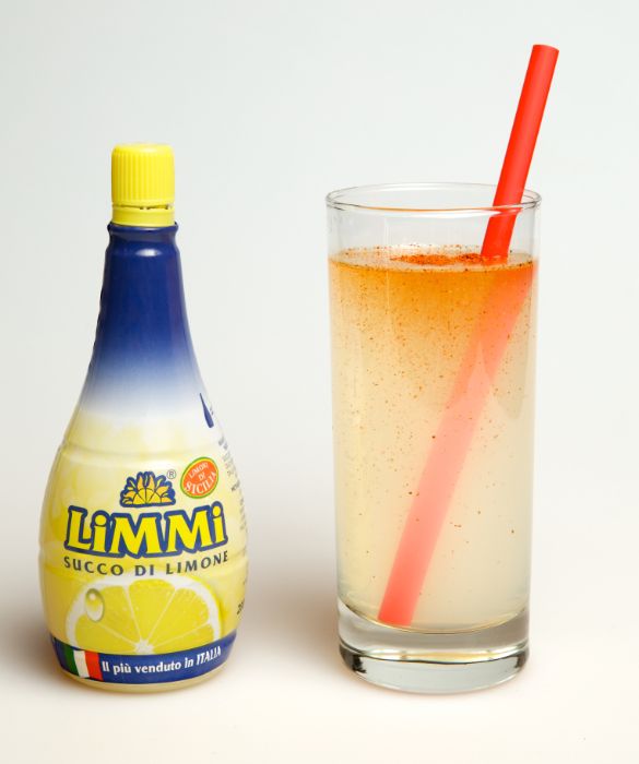 La limonata alla paprika è pronta per rinfrescare i vostri pomeriggi d'estate!