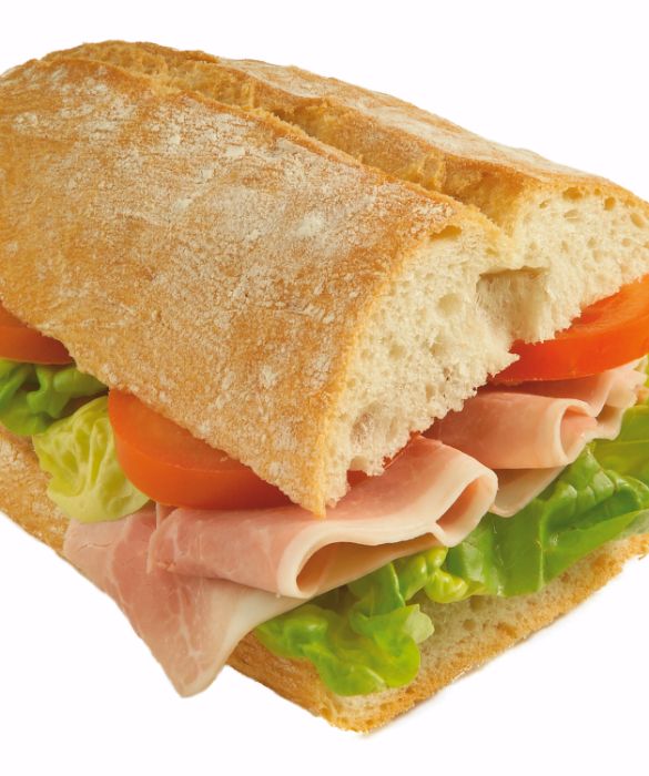 Il panino imbottito è il classico alimento da viaggio: gioca con i ripieni e riuscirai a confezionare un pasto equilibrato e gustoso!