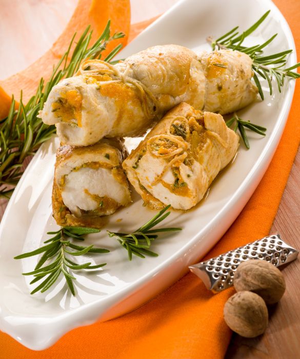 La zucca è perfetta anche nei secondi piatti: accompagnala con del pollo per rendere ancora più delicato il piatto