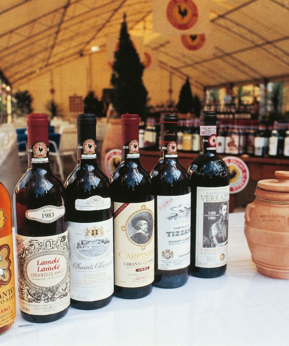 I vini del Chianti sono molto versatili e, vista la loro numerosità, si possono abbinare ai piatti più diversi: zuppe, carne, pesce e formaggi