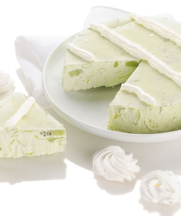 Il semifreddo al kiwi è il dessert perfetto dopo un pasto abbondante