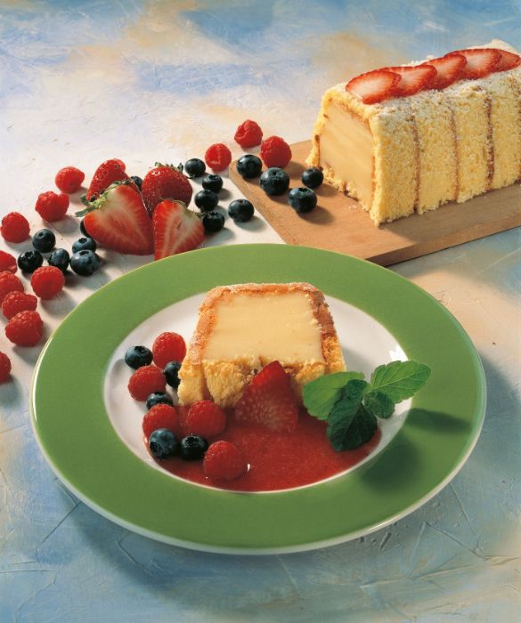 Semifreddo di vaniglia con frutti di bosco